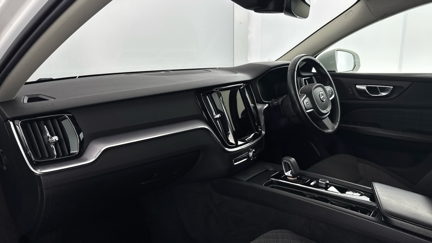 Used Volvo V60 2022 for sale - 76102645: Photo 10