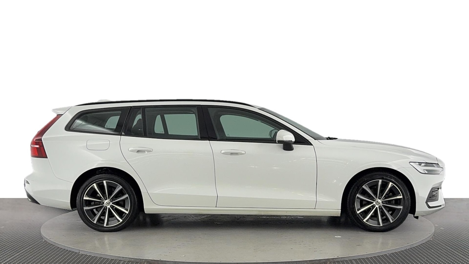 Used Volvo V60 2022 for sale - 76102645: Photo 3