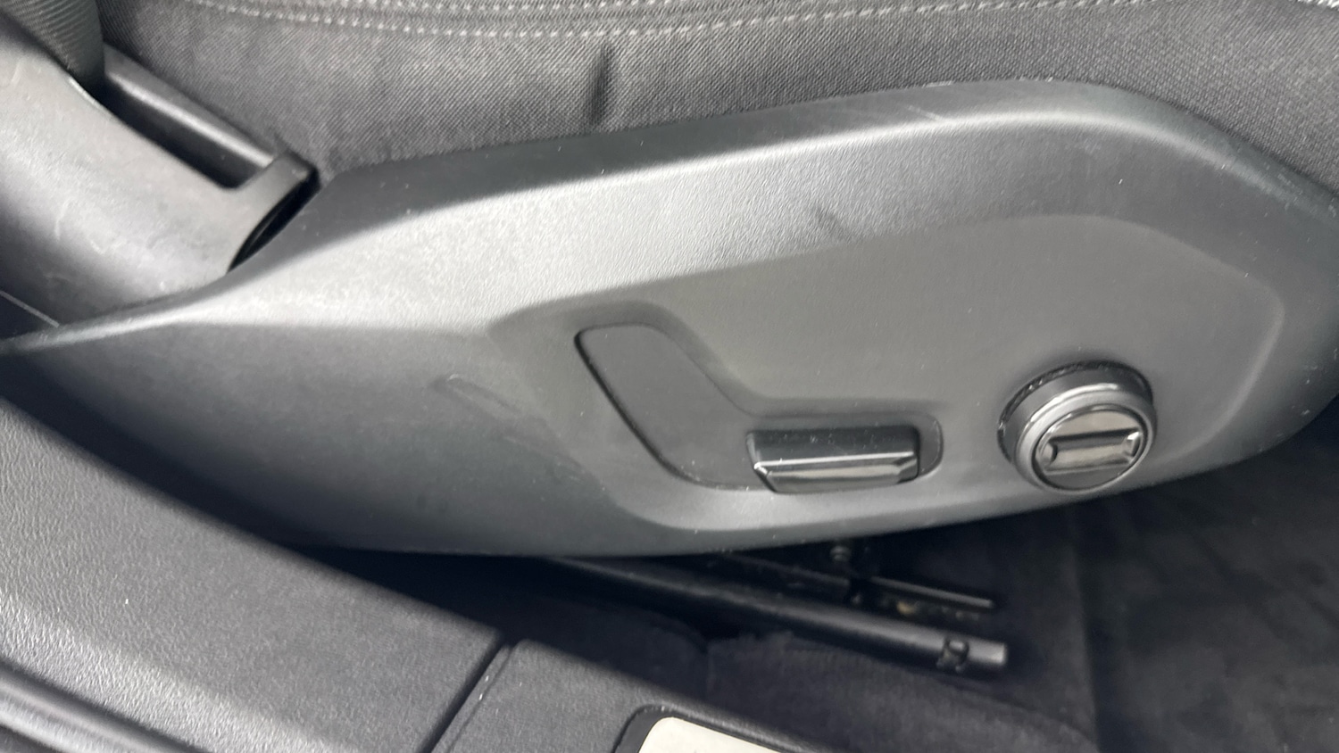 Used Volvo V60 2022 for sale - 76102645: Photo 59