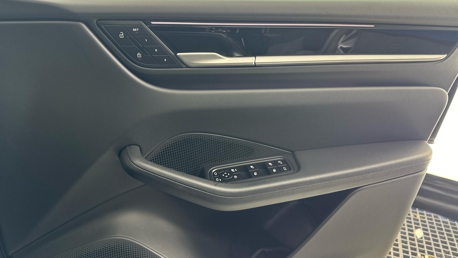 Used Porsche Macan 2024 for sale - 77510353: Photo 25