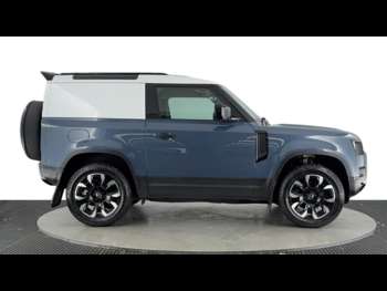 Used Land Rover Defender 90 2023 for sale - 75222747: Photo