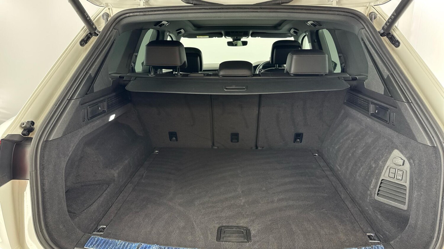 Used Volkswagen Touareg 2022 for sale - 78007179: Photo 15