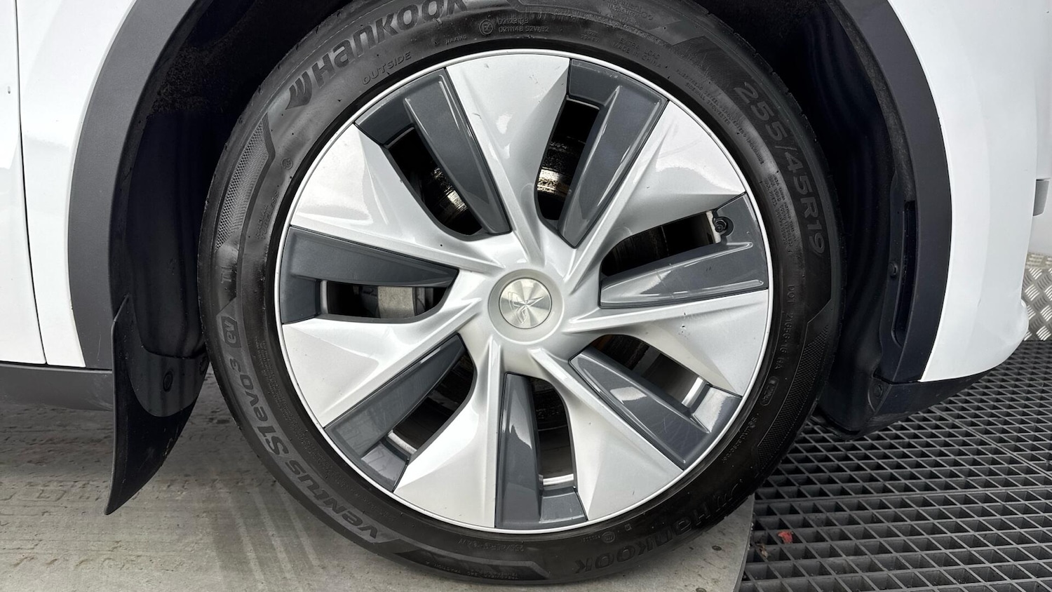 Used Tesla Model Y 2023 for sale - 78185015: Photo 17