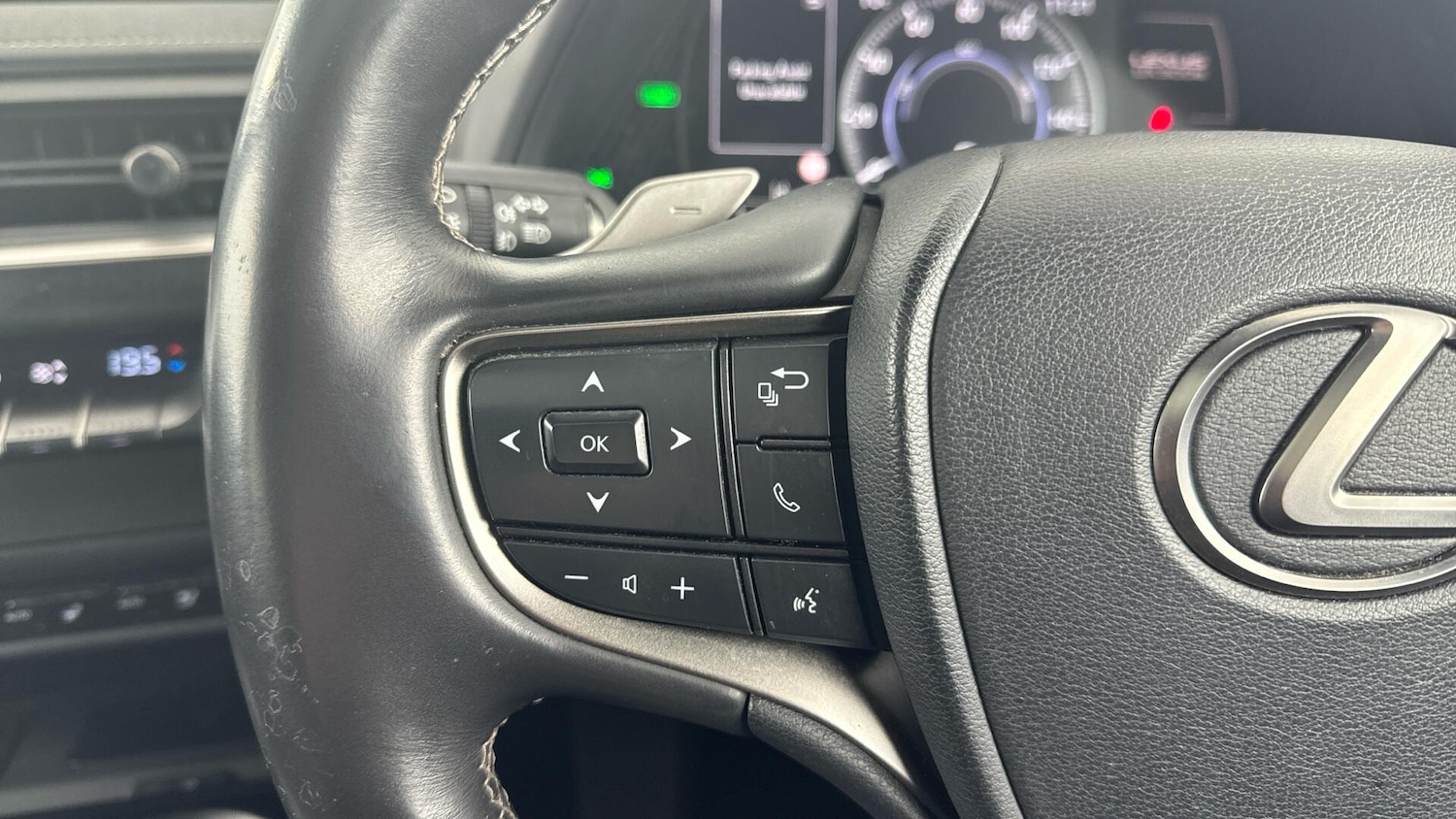 Used Lexus UX for sale - 78184878: Photo 18