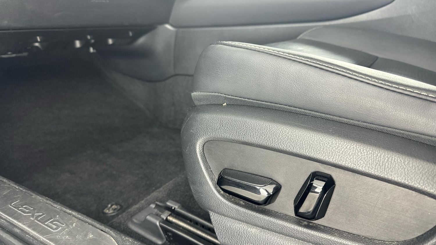 Used Lexus UX for sale - 78184878: Photo 25