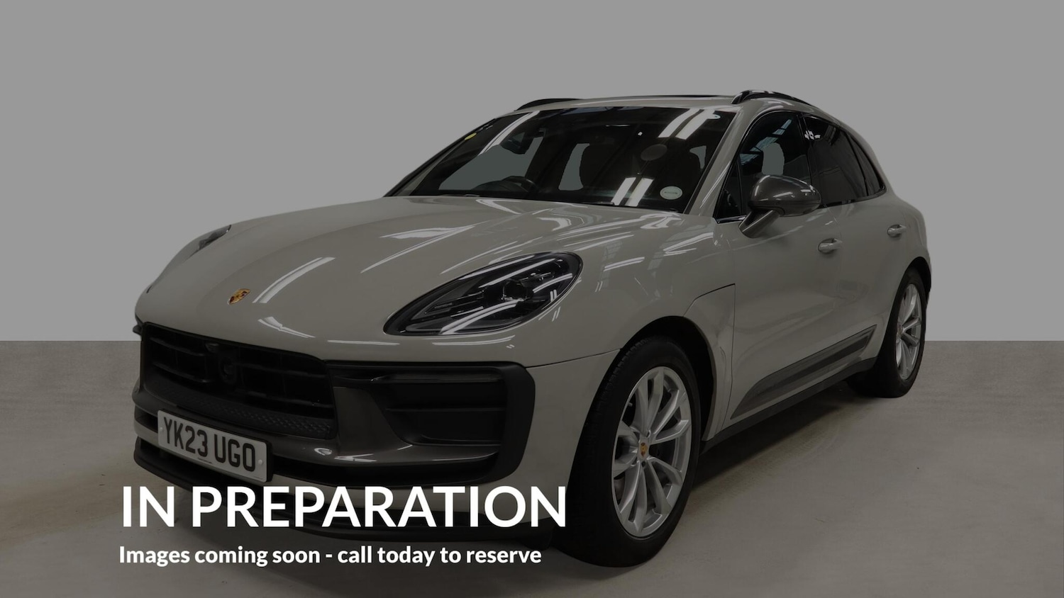 Used Porsche Macan 2023 for sale - 77957058: Photo 2