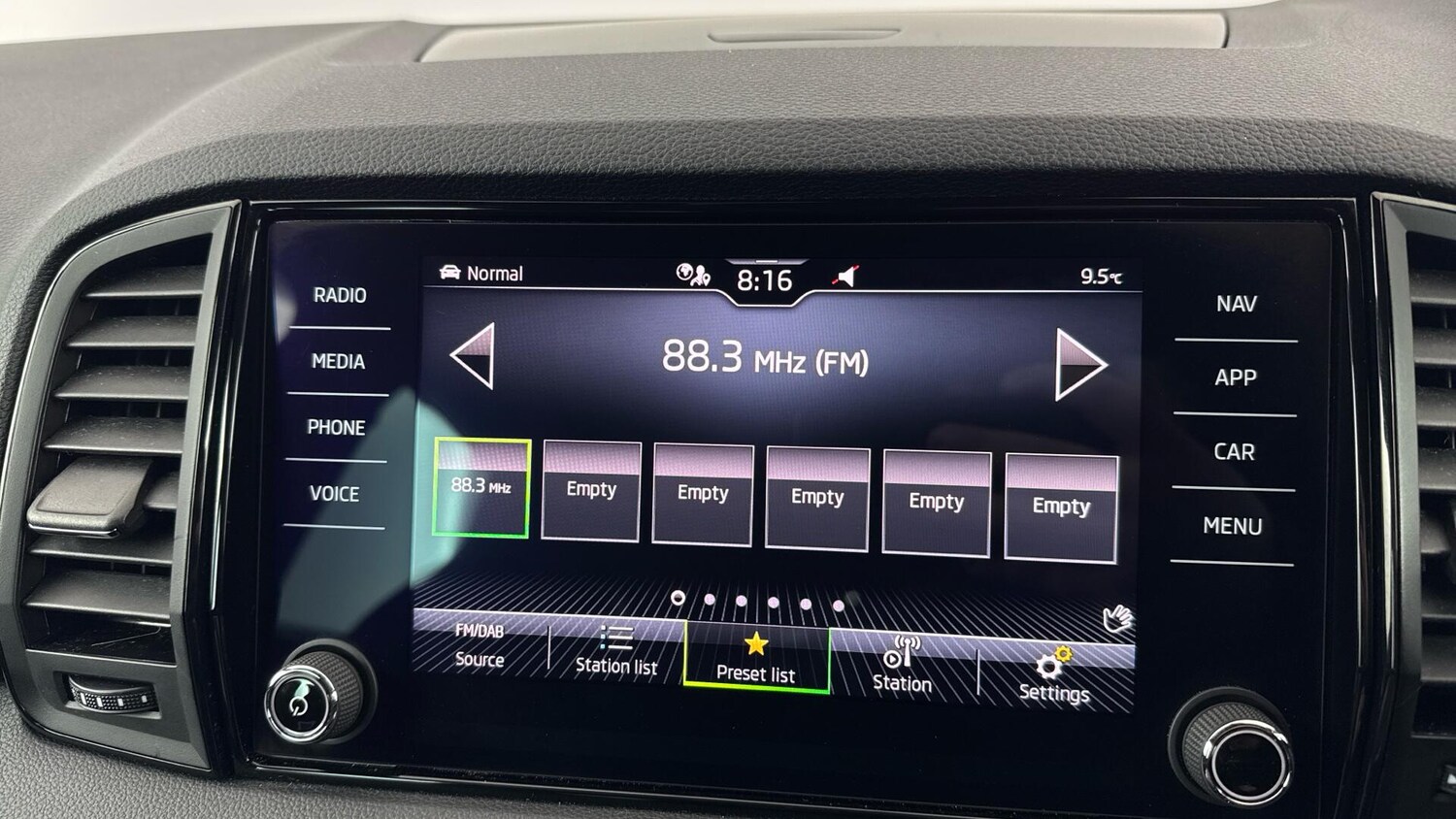 Used Skoda Karoq 2021 for sale - 77908408: Photo 12