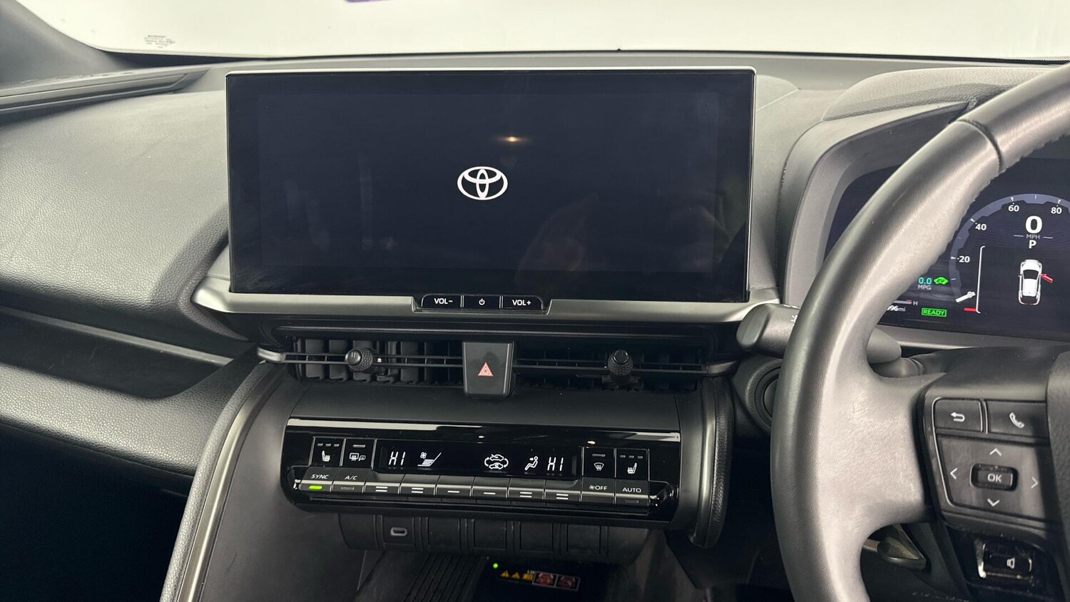 Used Toyota C-HR 2024 for sale - 77646566: Photo 12