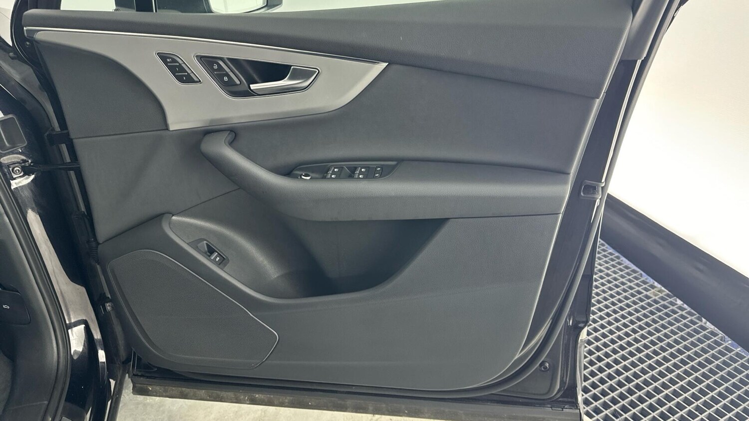 Used Audi Q7 for sale - 77807632: Photo 24