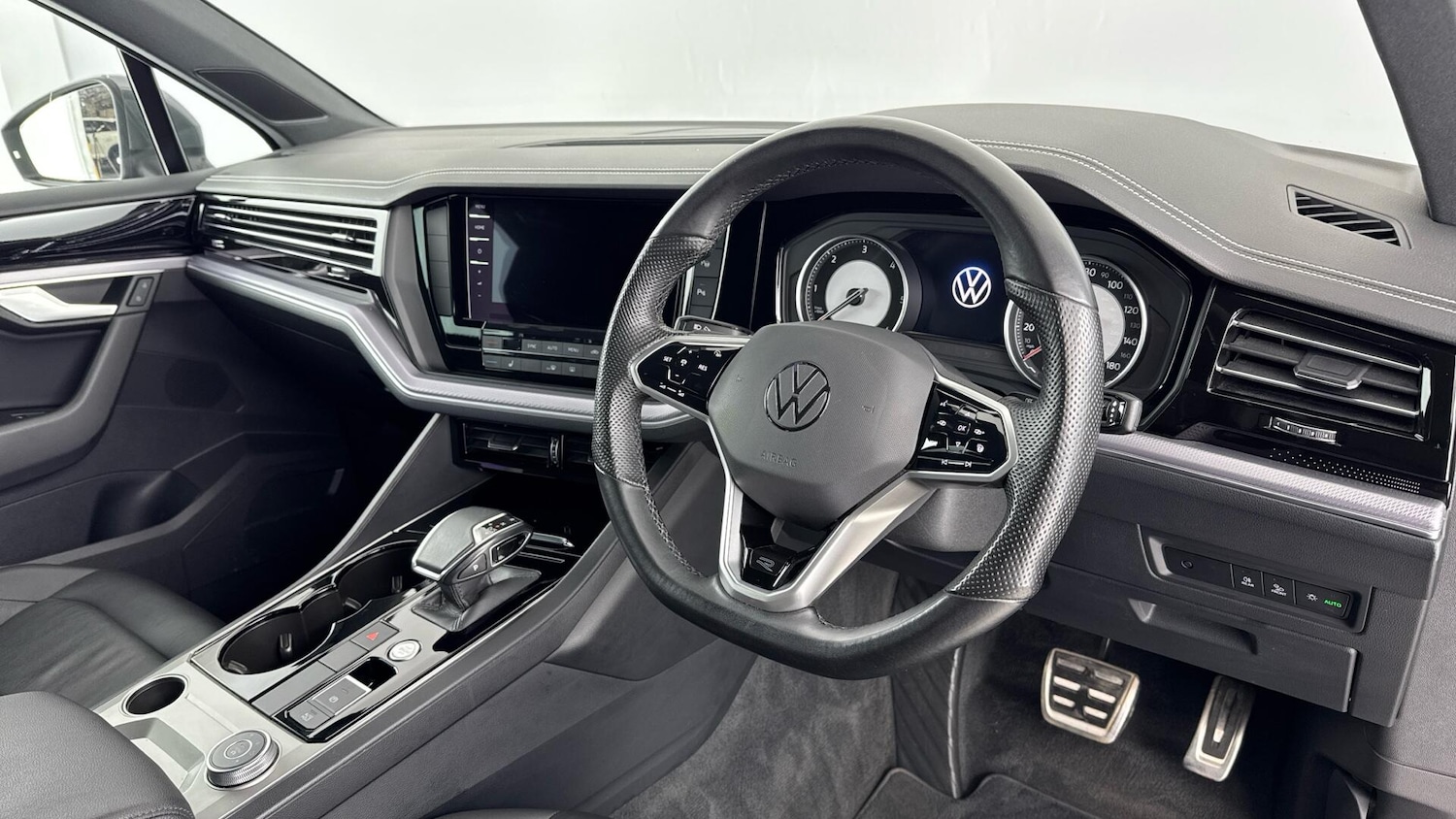 Used Volkswagen Touareg 2023 for sale - 78184907: Photo 10