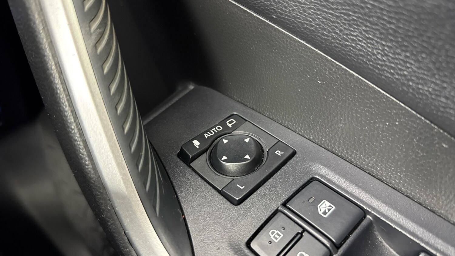 Used Toyota RAV4 2020 for sale - 77882126: Photo 28