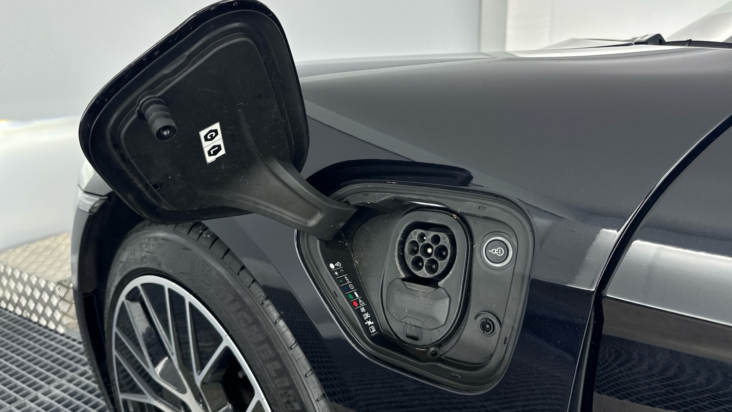 Used Porsche Taycan 2022 for sale - 76142803: Photo 51