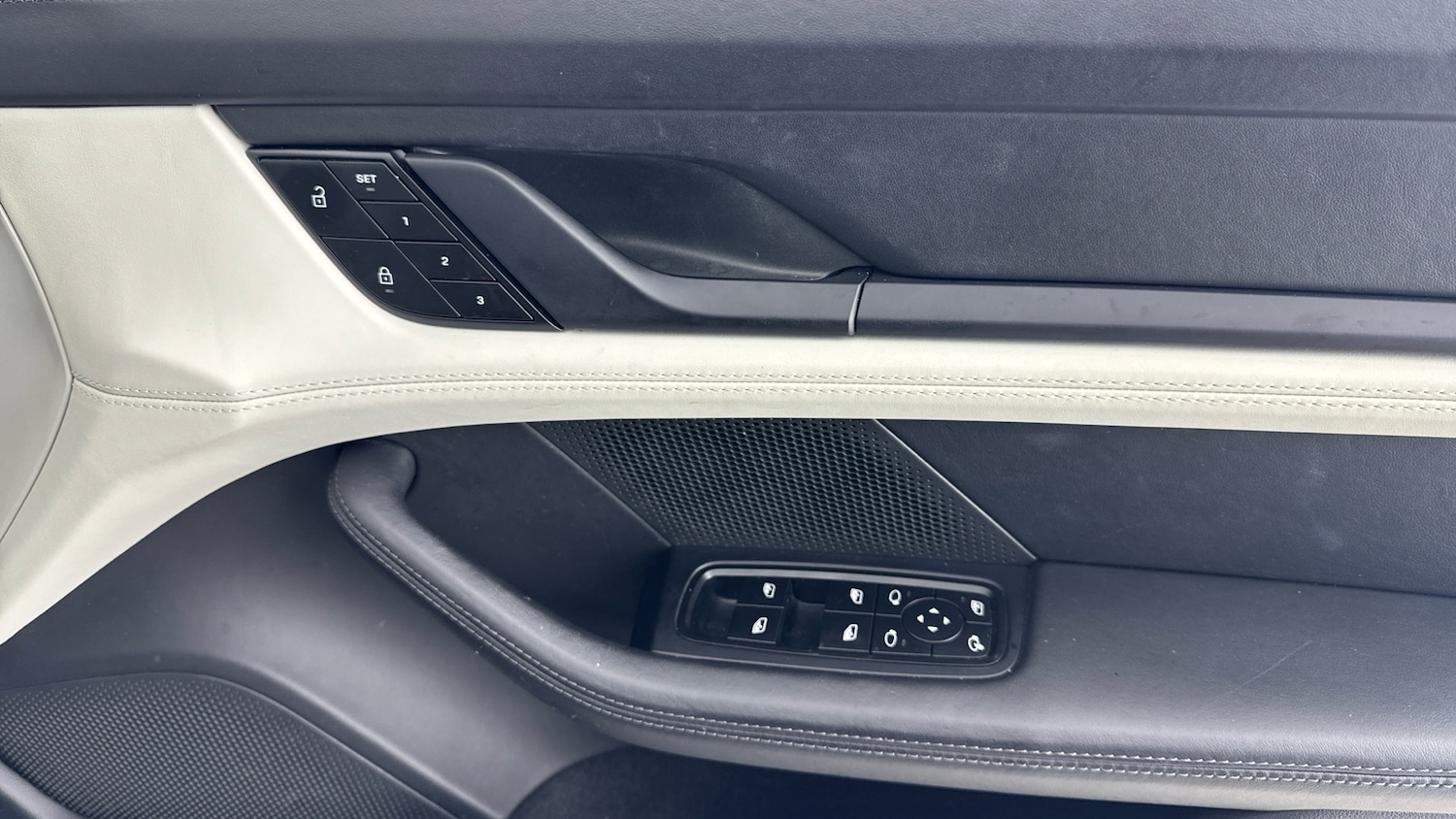 Used Porsche Taycan 2022 for sale - 76142803: Photo 60