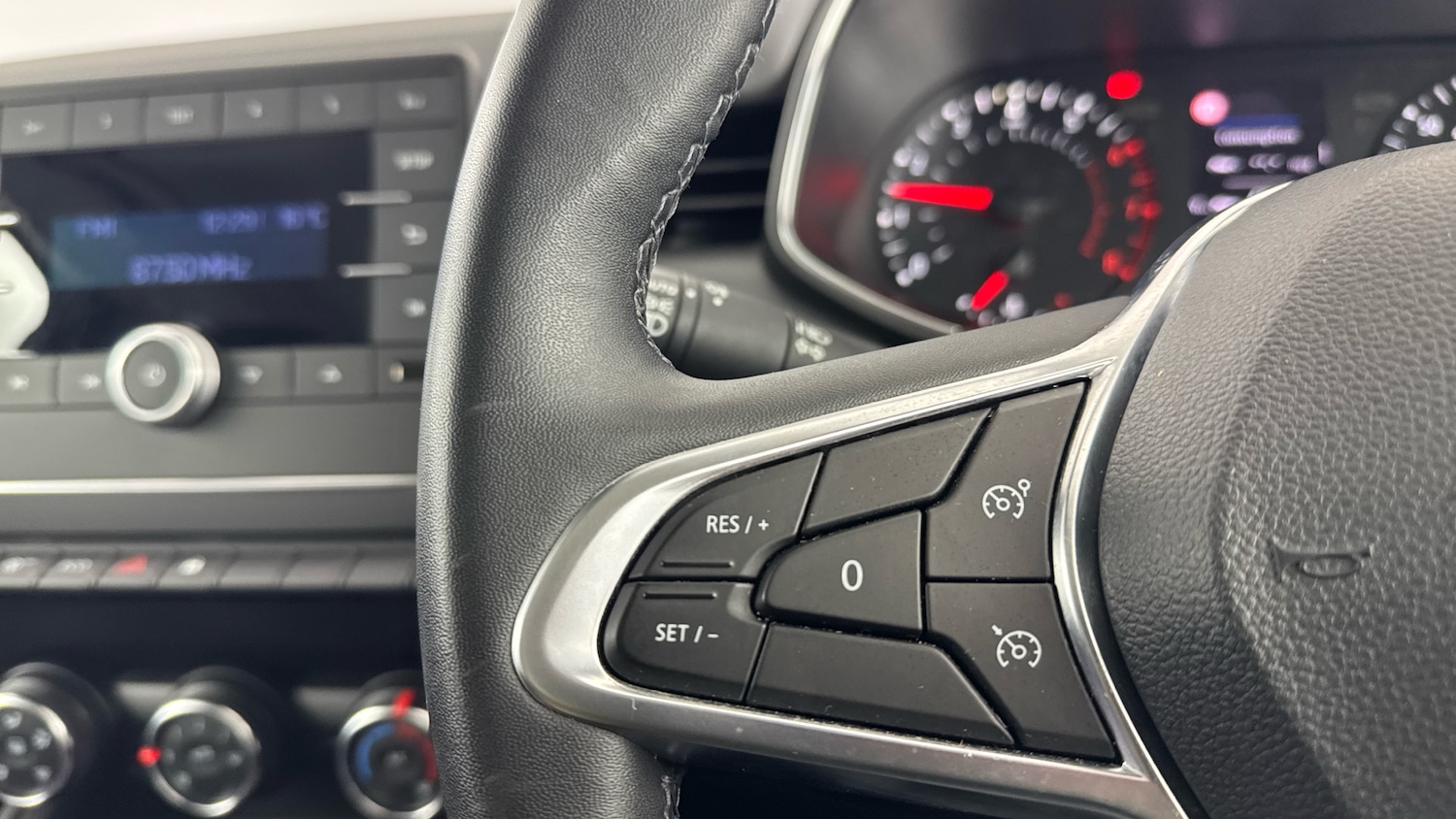 Used Renault Clio 2020 for sale - 76144479: Photo 18