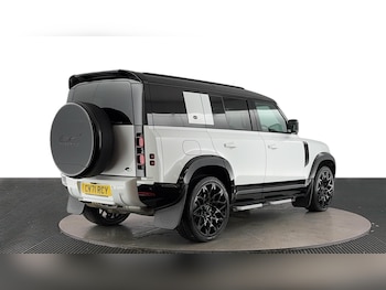 Used Land Rover Defender 110 2021 for sale - 75011097: Photo