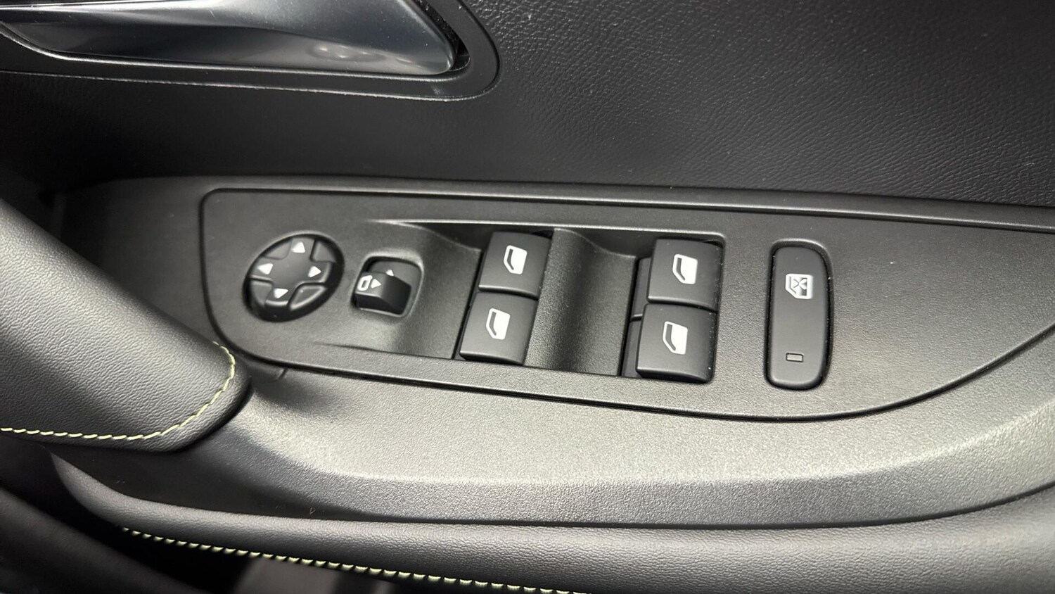 Used Peugeot 2008 2022 for sale - 77939567: Photo 23