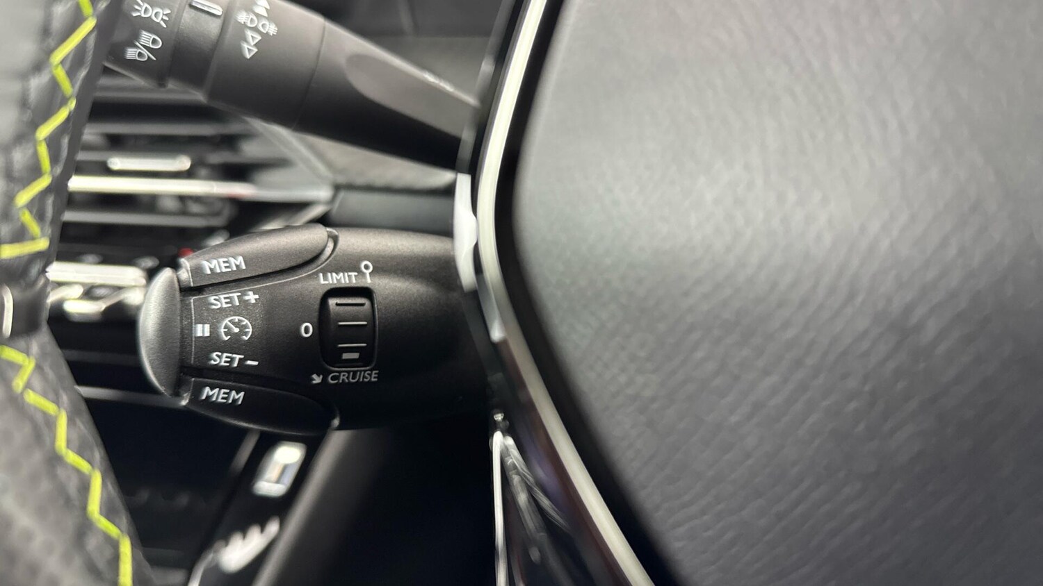 Used Peugeot 2008 2022 for sale - 77939567: Photo 29