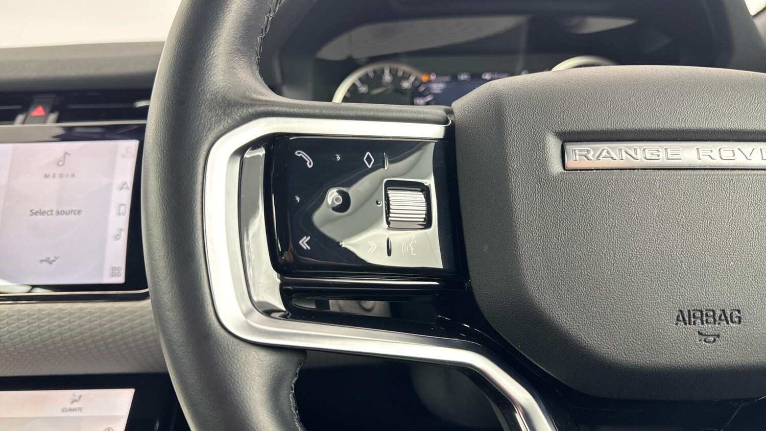 Used Land Rover Range Rover Evoque 2023 for sale - 78157618: Photo 18