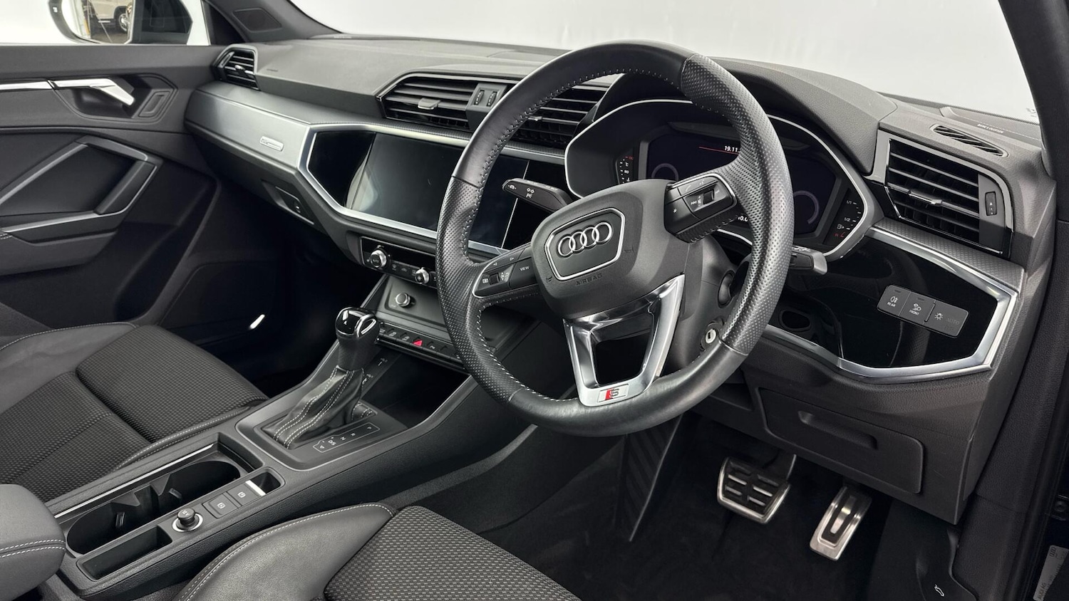 Used Audi Q3 2020 for sale - 77993982: Photo 9