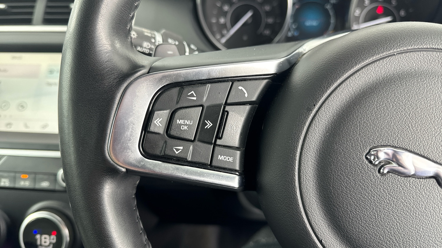 Used Jaguar E-Pace 2019 for sale - 76129191: Photo 18