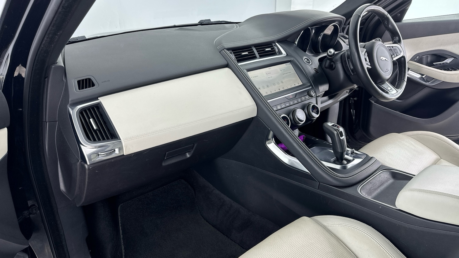 Used Jaguar E-Pace 2019 for sale - 76129191: Photo 45