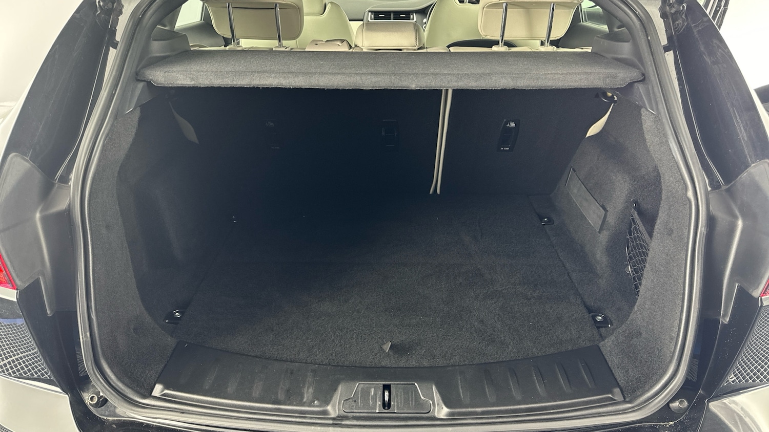 Used Jaguar E-Pace 2019 for sale - 76129191: Photo 50