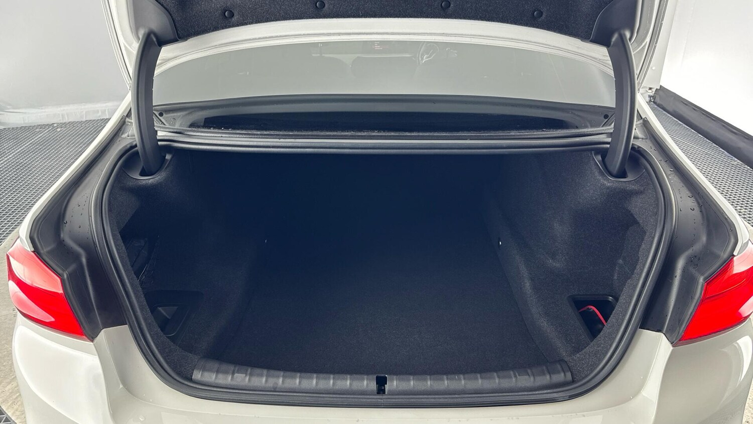 Used BMW 5 Series 2019 for sale - 77969854: Photo 15