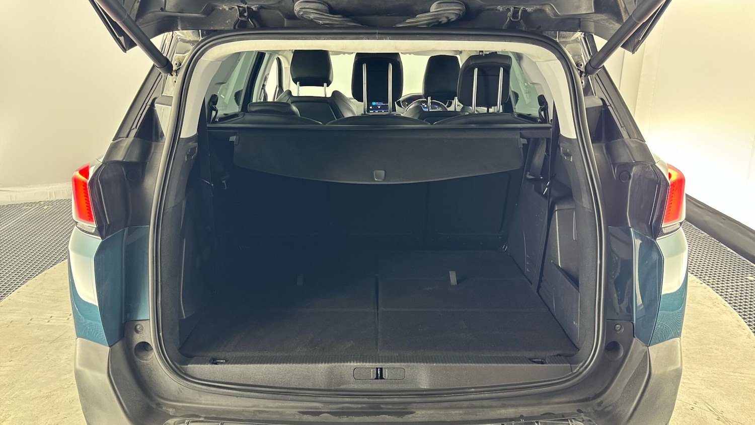 Used Peugeot 5008 2017 for sale - 78046885: Photo 15