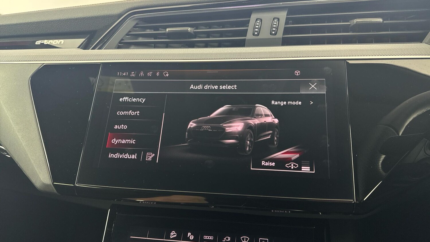 Used Audi Q8 e-tron 2023 for sale - 77343997: Photo 35