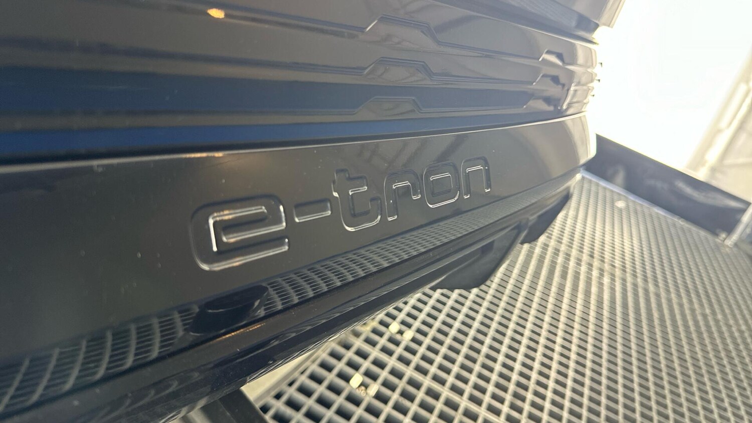 Used Audi Q8 e-tron 2023 for sale - 77343997: Photo 41