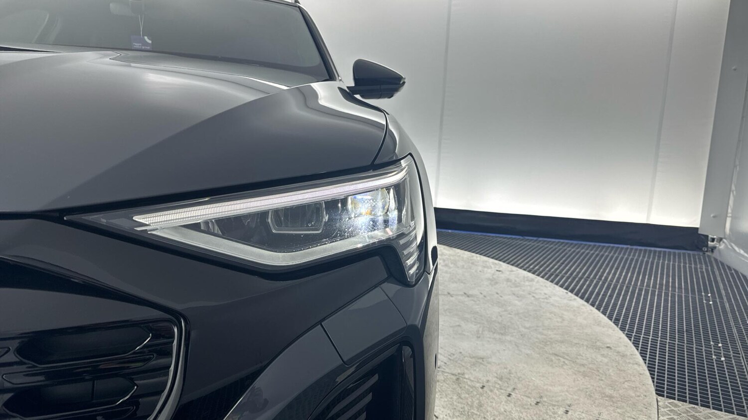 Used Audi Q8 e-tron 2023 for sale - 77343997: Photo 47