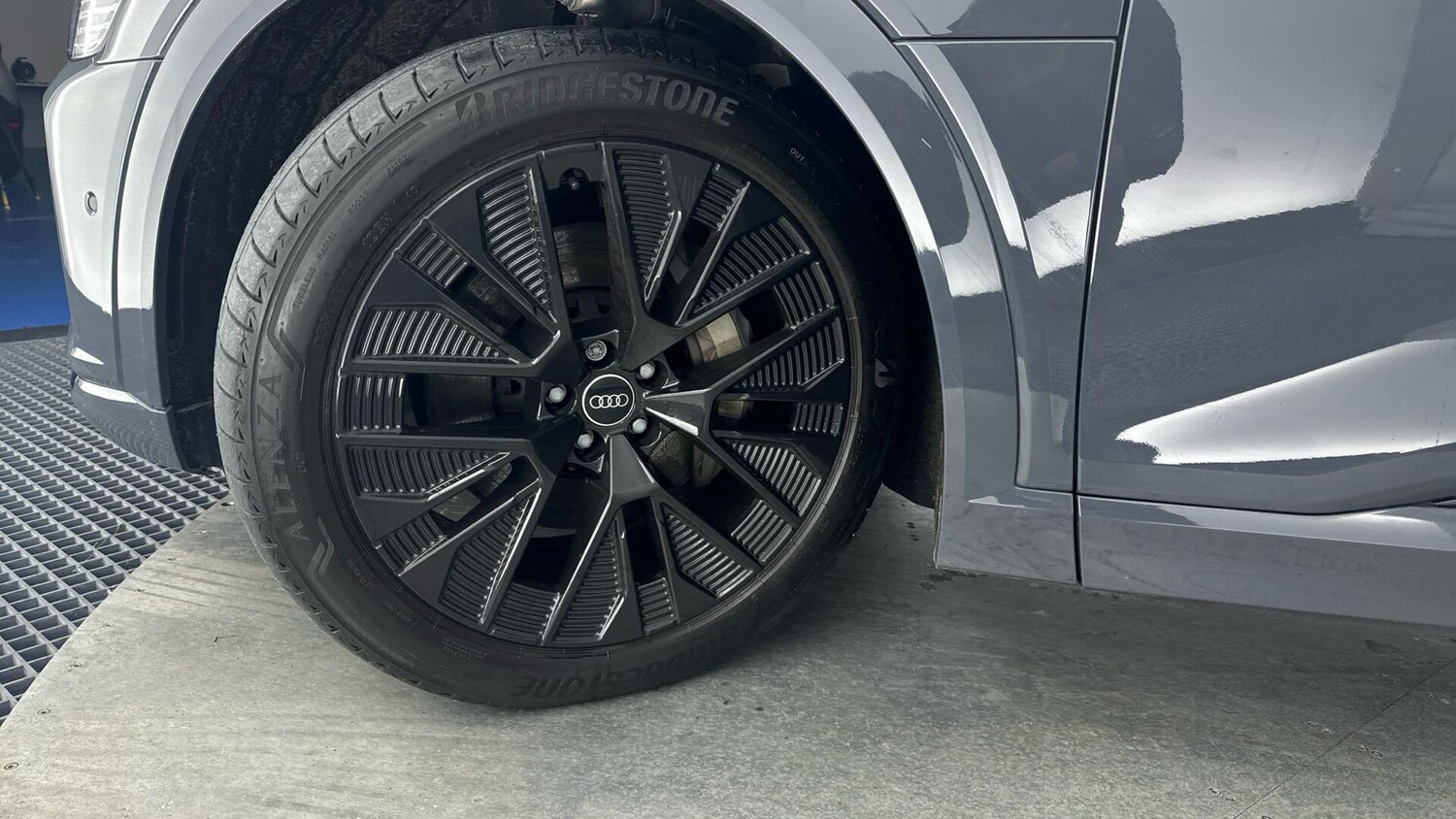 Used Audi Q8 e-tron 2023 for sale - 77343997: Photo 58