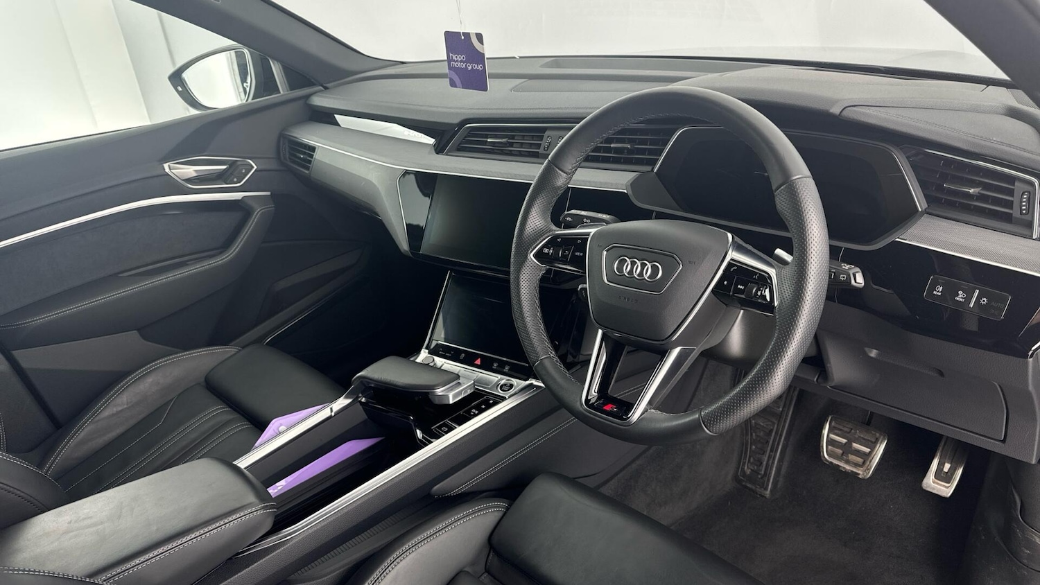 Used Audi Q8 e-tron 2023 for sale - 77343997: Photo 9