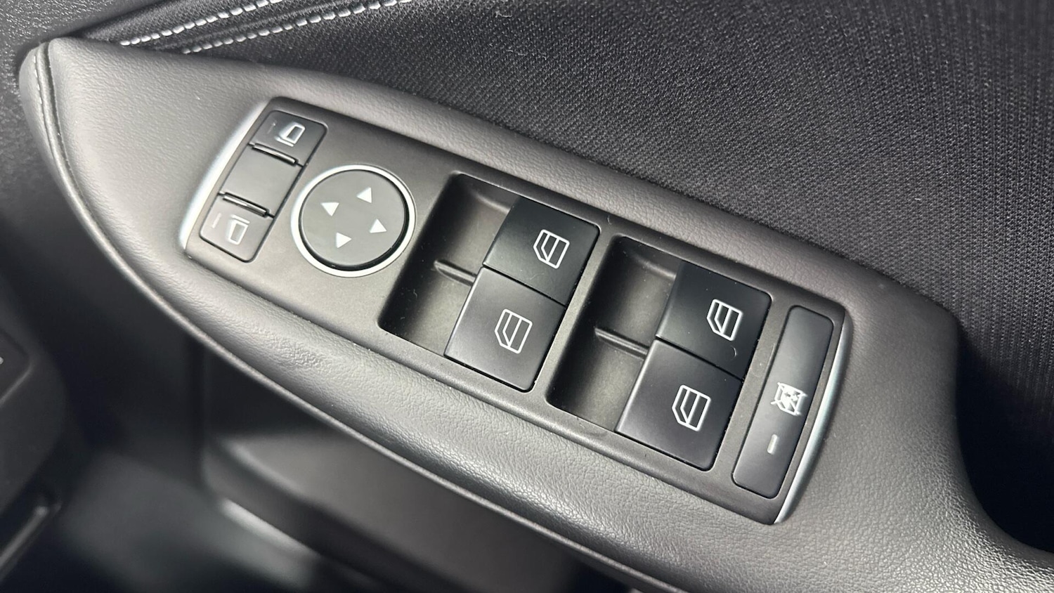 Used Infiniti Q30 2017 for sale - 77969855: Photo 24