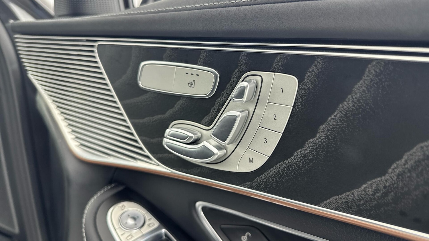 Used Mercedes-Benz EQC 2022 for sale - 78062952: Photo 32