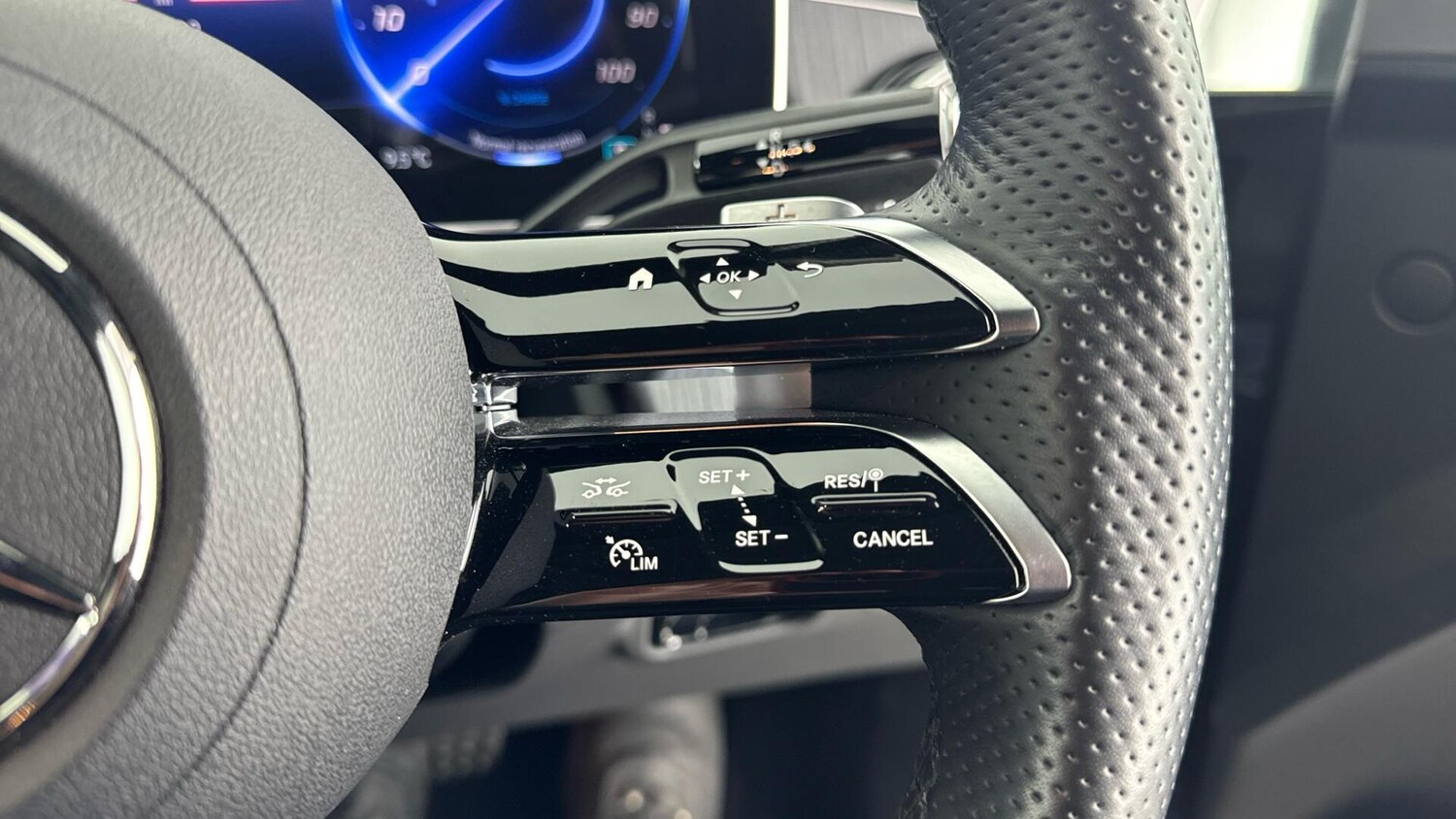 Used Mercedes-Benz EQA 2023 for sale - 77230649: Photo 17