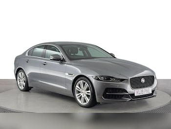 Used Jaguar XE 2019 for sale - 75546466: Photo