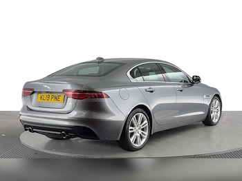 Used Jaguar XE 2019 for sale - 75546466: Photo