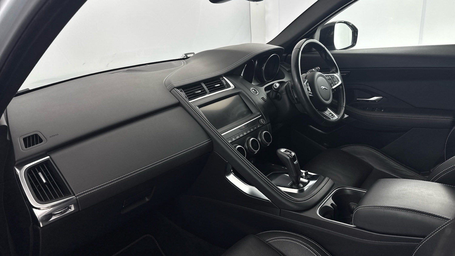 Used Jaguar E-Pace 2019 for sale - 76065793: Photo 10