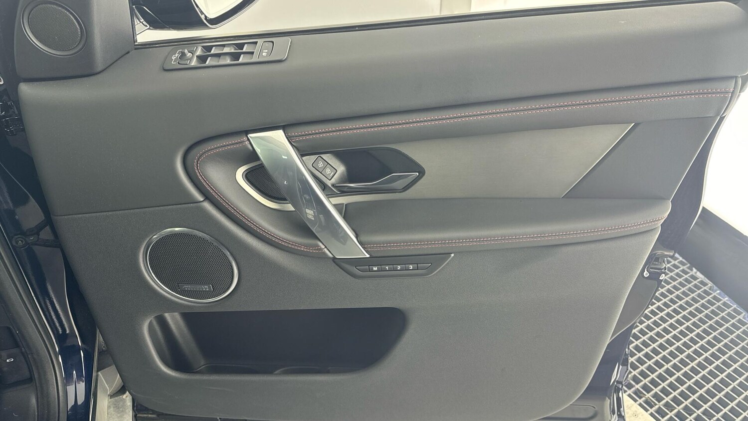 Used Land Rover Discovery Sport 2023 for sale - 78085851: Photo 22