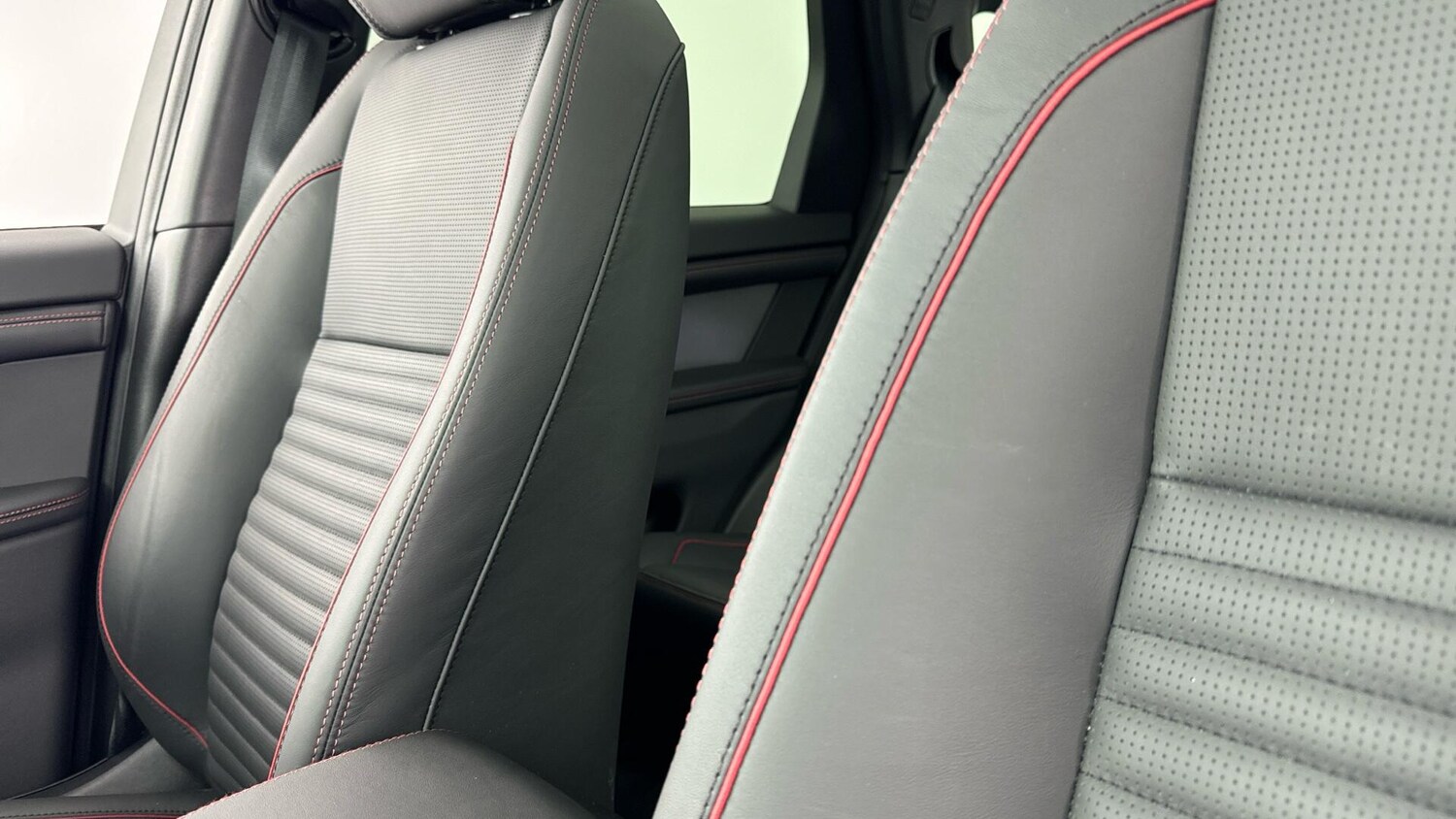 Used Land Rover Discovery Sport 2023 for sale - 78085851: Photo 36