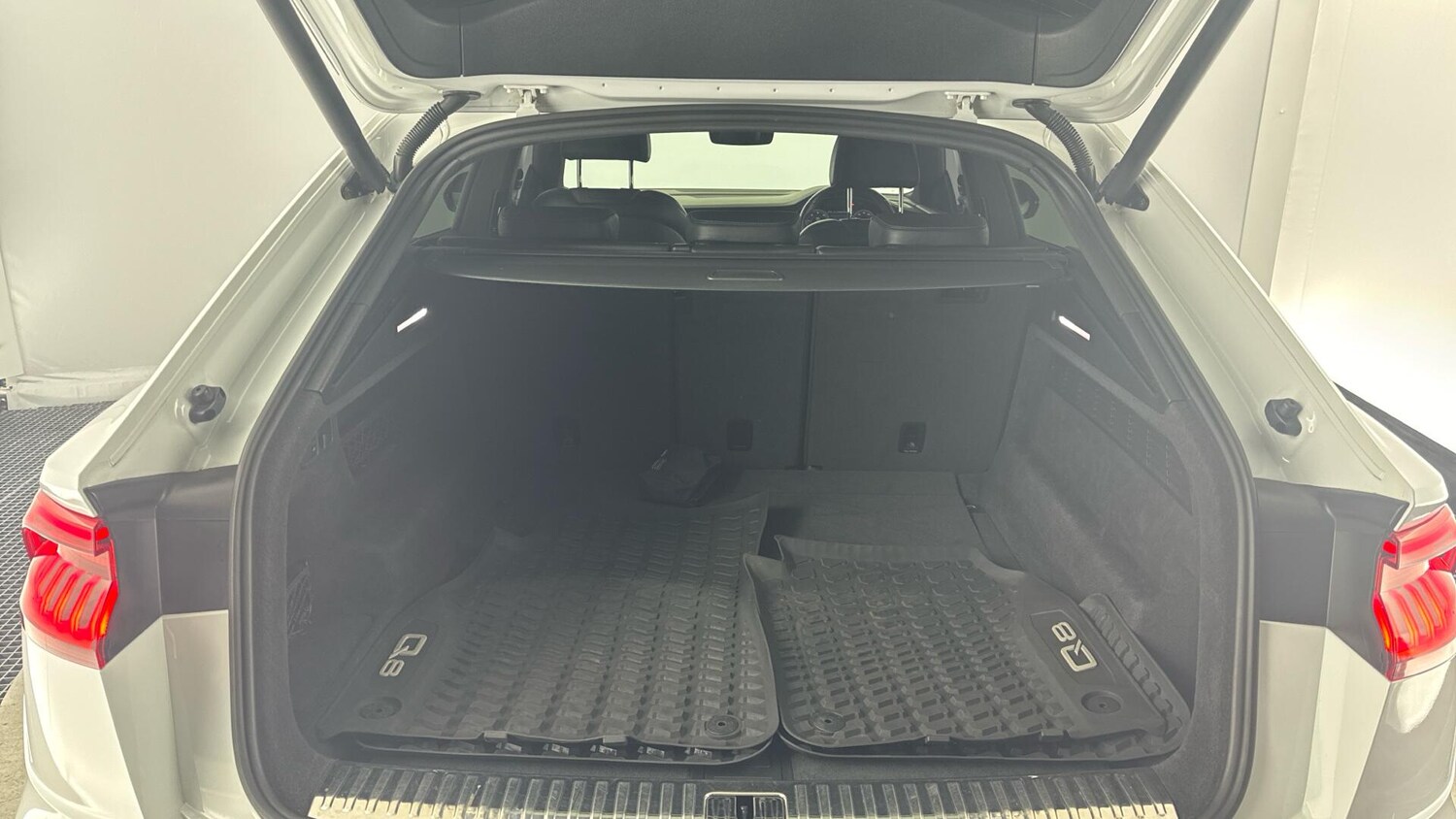 Used Audi Q8 2019 for sale - 77768343: Photo 15