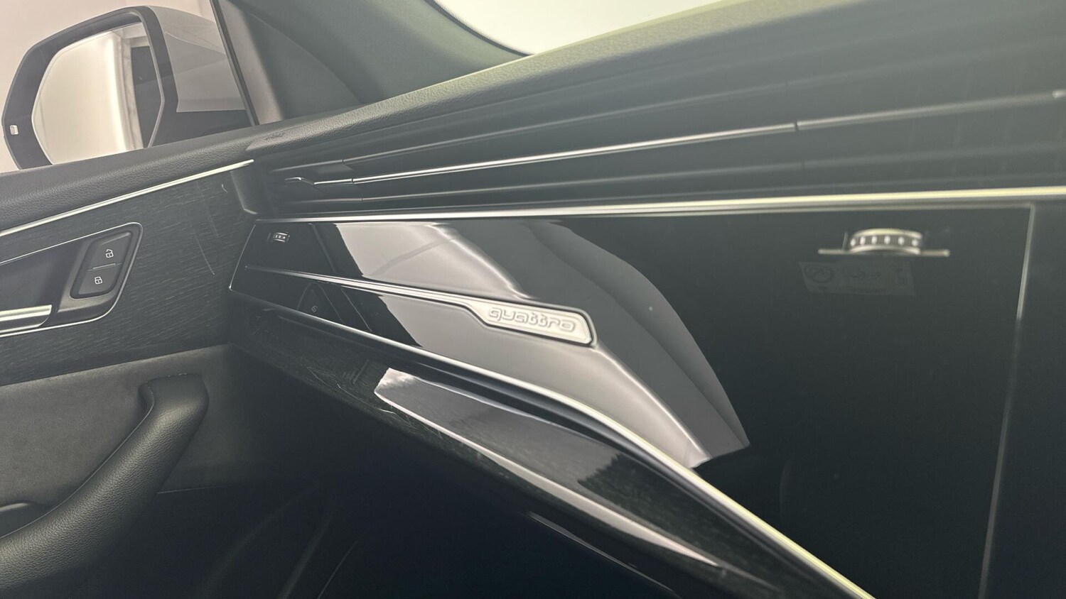 Used Audi Q8 2019 for sale - 77768343: Photo 35