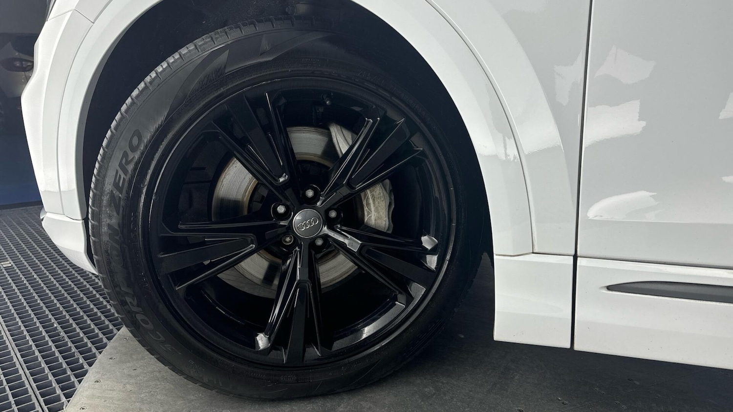 Used Audi Q8 2019 for sale - 77768343: Photo 60