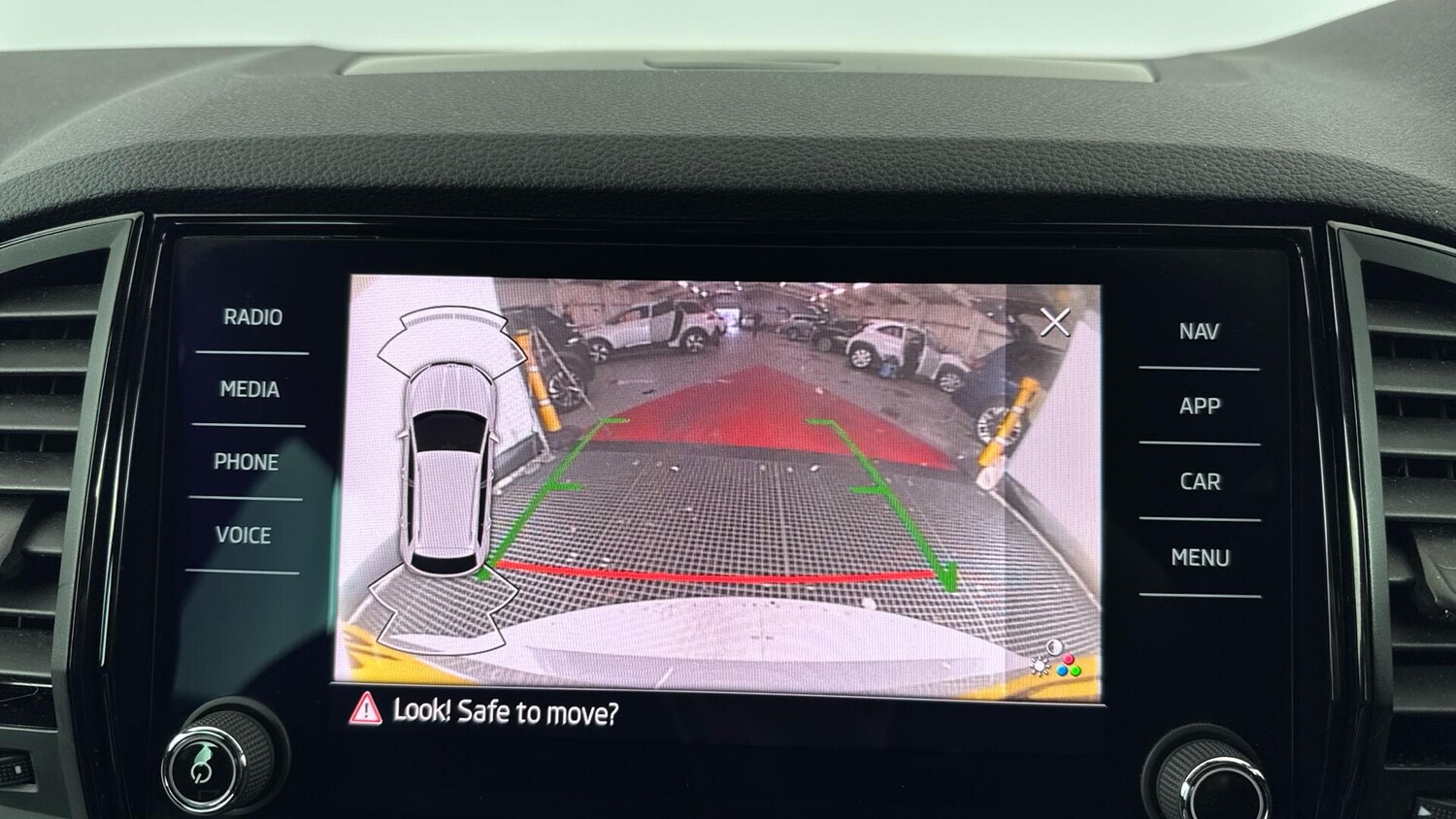 Used Skoda Karoq 2021 for sale - 77993657: Photo 28