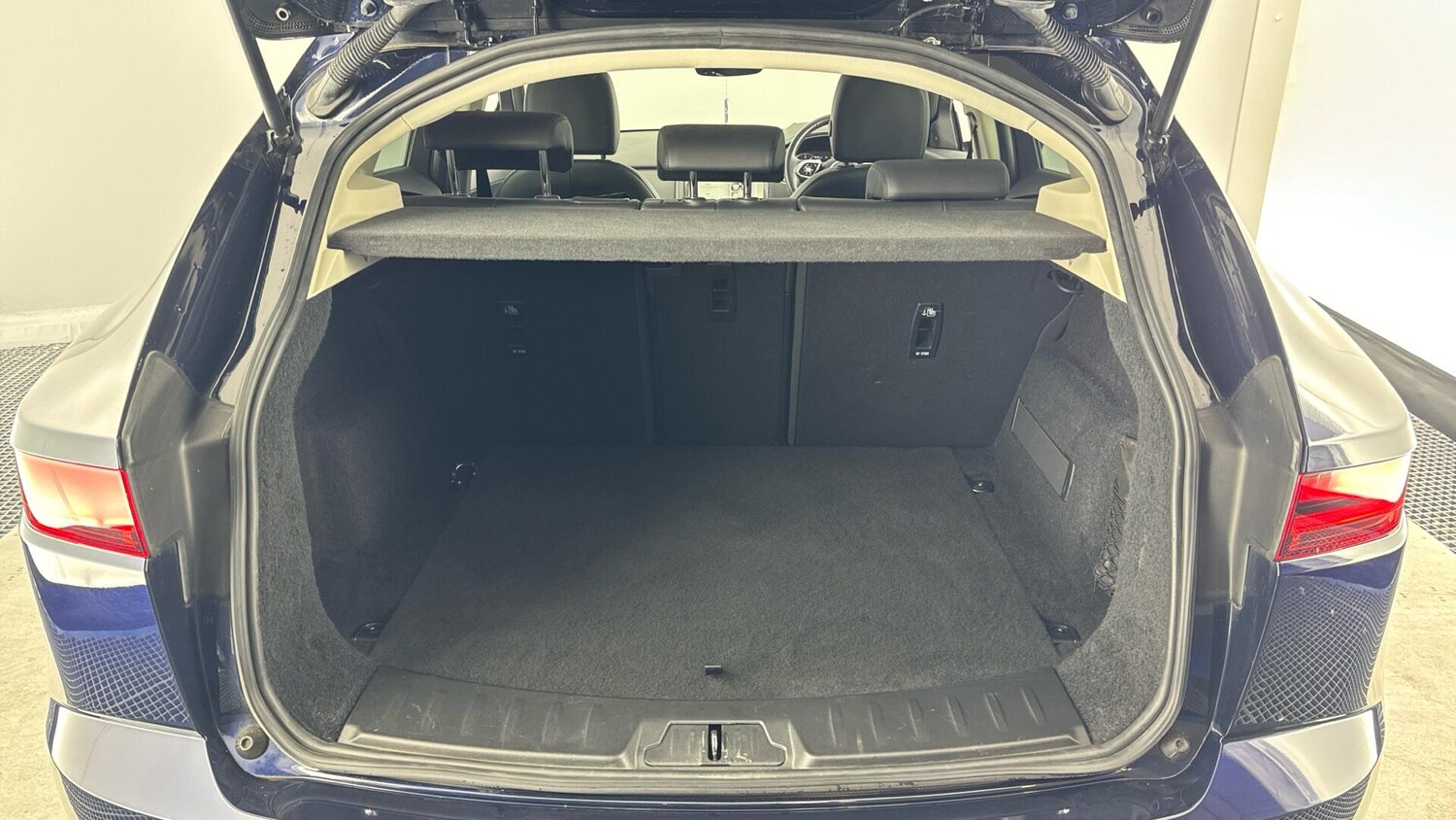 Used Jaguar E-Pace 2021 for sale - 77957670: Photo 15