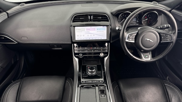 Used Jaguar XE 2019 for sale - 76048772: Photo 11