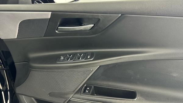 Used Jaguar XE 2019 for sale - 76048772: Photo 24