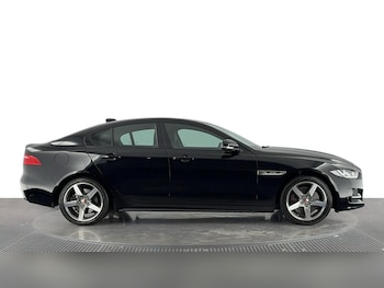Used Jaguar XE 2019 for sale - 76048772: Photo 3