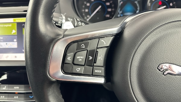 Used Jaguar XE 2019 for sale - 76048772: Photo 53